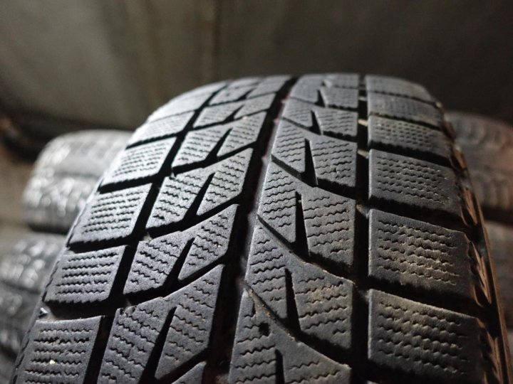 Бриджстоун близак зимняя липучка. Blizzak ws60. Липучка Bridgestone Blizzak WS-60. Bridgestone Blizzak vs60. Bridgestone Blizzak WS 17.