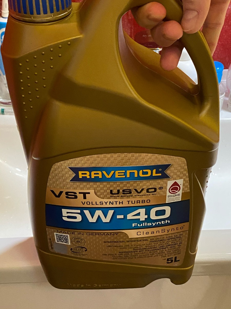 Масло и 40 в двигатель. Ravenol 5w40. Ravenol VSI 5w40, 5л. Ravenol 5w40 синтетика. Масло Равенол 5w40 синтетика.