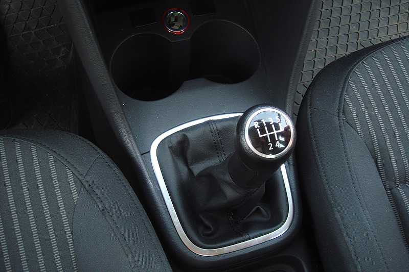Поло седан переключение передач. Volkswagen Polo коробка передач механика. Wolkswagen Poli 2014 механика кароюка. Фольксваген поло седан  2015 коробка передач. Фольксваген поло седан коробка передач механика.