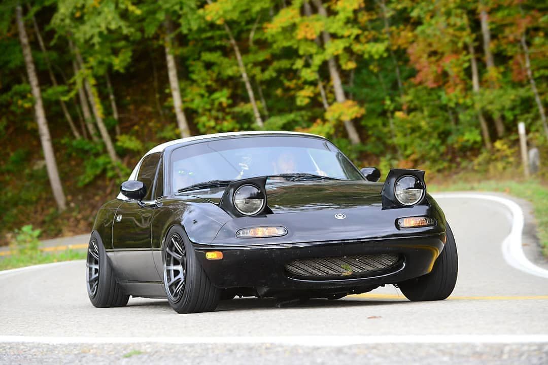 Mazda miata. Mazda Miata mx5 черная. Mazda MX-5 Miata Black. Mazda mx5 Miata злая. Mazda MX-5 Miata 1 поколение.