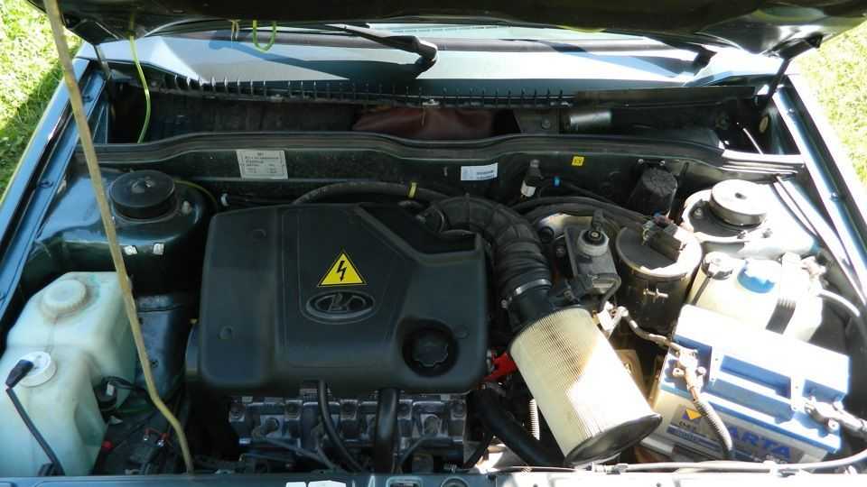 Почему не заводится ваз 2115. Двигатель ВАЗ 2115. Пластиковый инжектор ВАЗ 2115. ВАЗ 2115 инжектор заводится только с газом. Двигатель 2115 отдельно.
