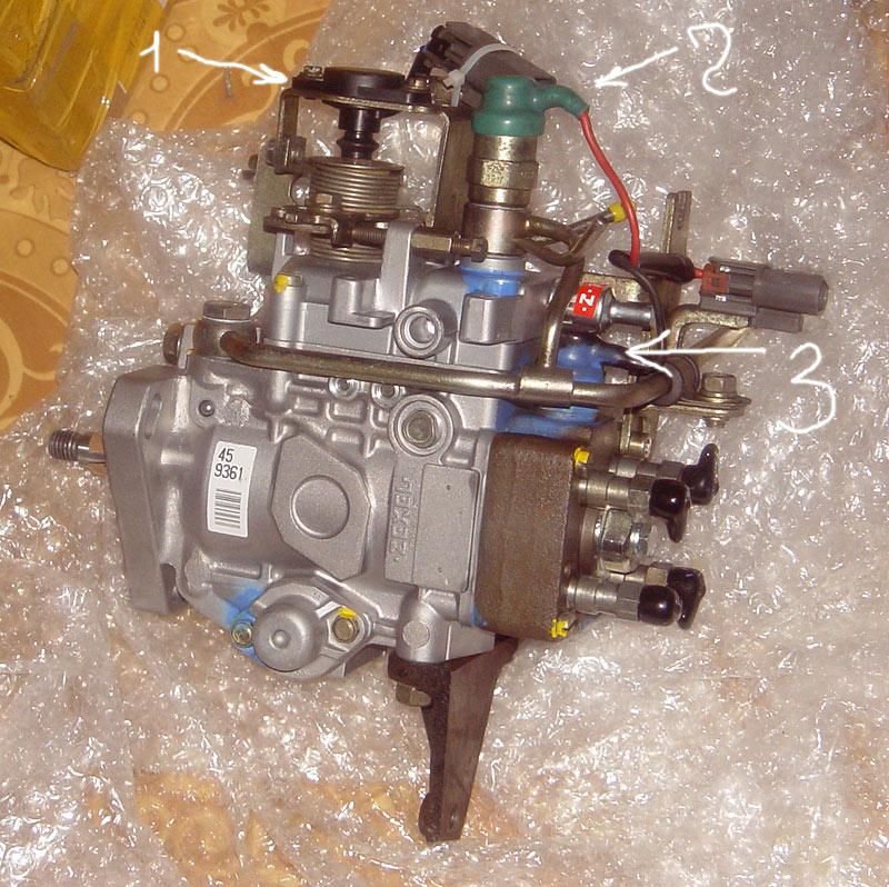 Датчик температуры топлива дастер 1. Топливный насос к9к дизель. 9 дизель. Тнвд к9к. К9к 1.