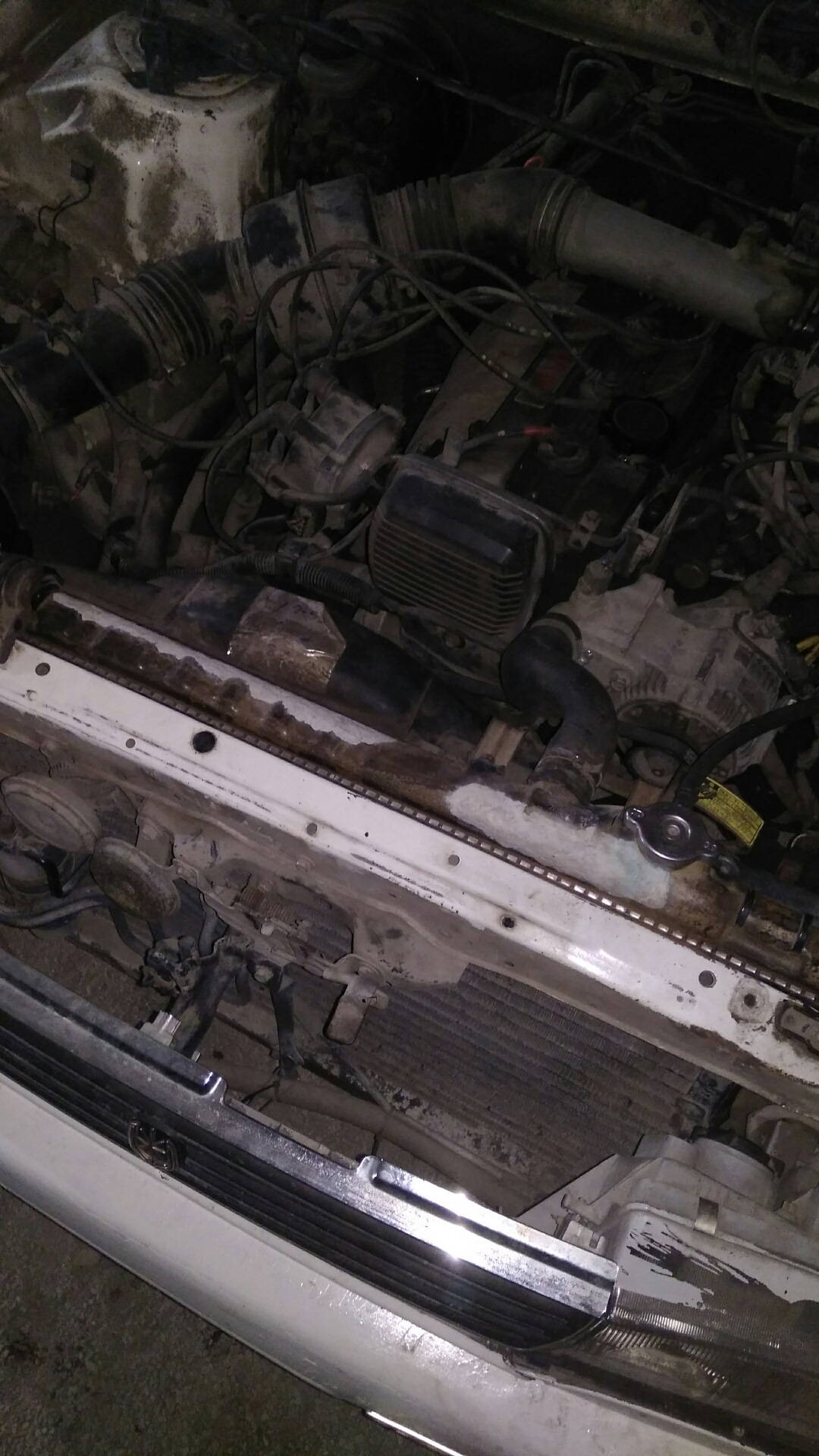 Как заклеить радиатор: Чем заклеить радиатор охлаждения автомобиля ...