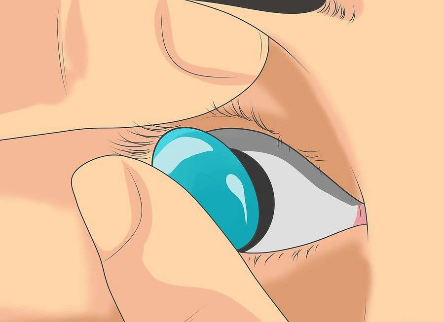 Как надеть линзу на глаз