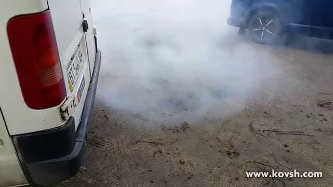 Дымит двигатель белым дымом мерседес