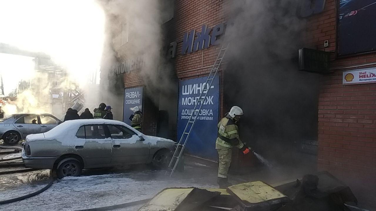 Миля сгорела. Пожар в автосервисе. Пожары на автомастерских. Сгоревший автосервис. Горящая машина в автосервисе.