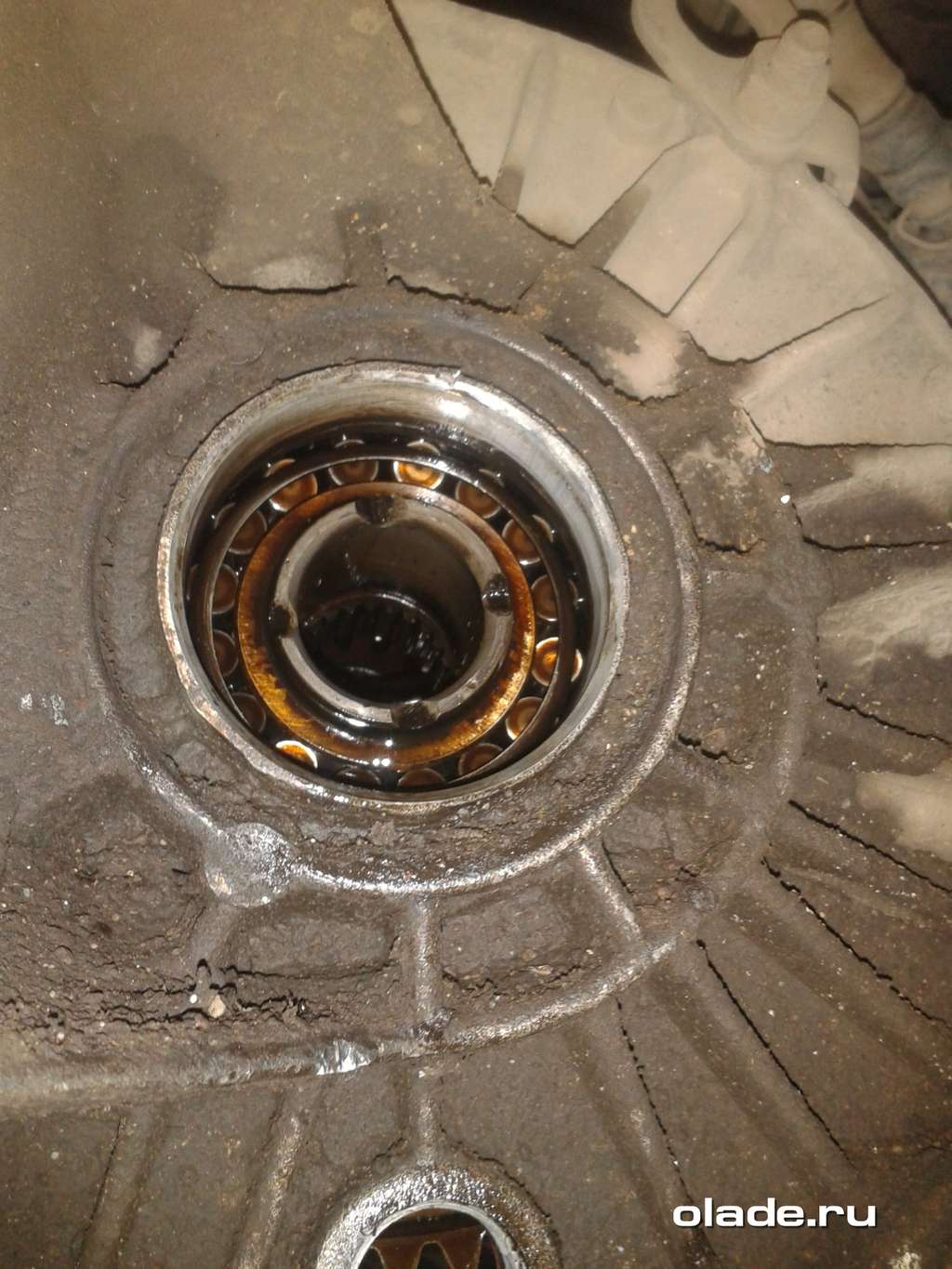 Замена сальников КПП на Ладе Приора (фото 2)