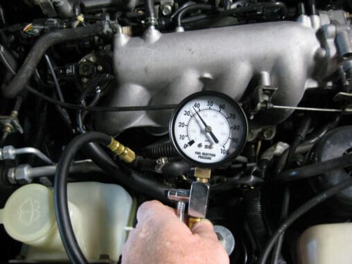 Checking Engine Fuel Pressure