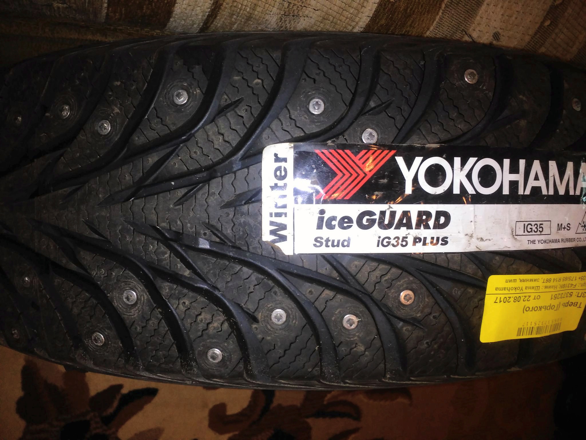 Айс гуард 65. Yokohama Ice Guard ig35 175/65 r14. Yokohama Ice Guard ig35. Yokohama Ice Guard ig35 зимняя шипованная. Резина Йокогама 175/65 r14.