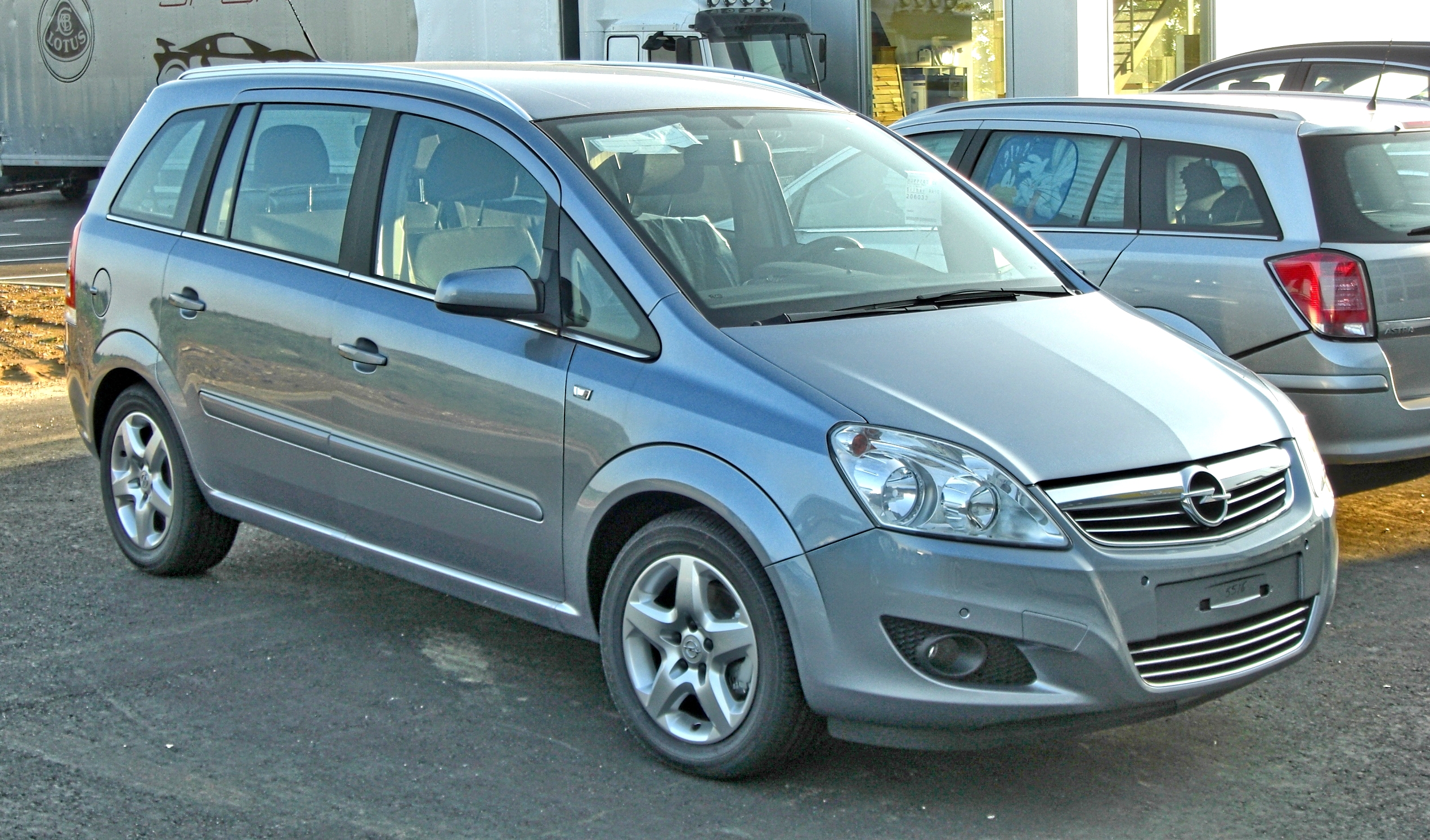 Разборка опель зафира б. Opel Zafira 1. Opel Zafira b 1.8. Opel Zafira a 1.8. Opel Zafira b 2008 1.8.