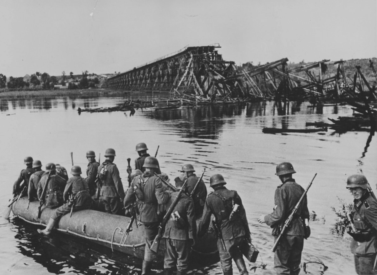 Форсирование. Форсирование Днепра 1941. Великая Отечественная война форсирование реки Днепр. Форсирование реки Дон 1942. Переправа через Дон 1942.