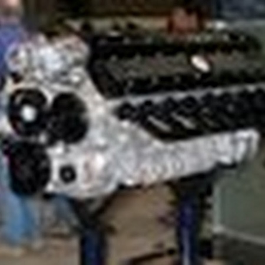 Опять мотор. Двигатель w16 BMW. V16 двигатель BMW. Кадиллак w16. Двигатель v16 Cadillac.